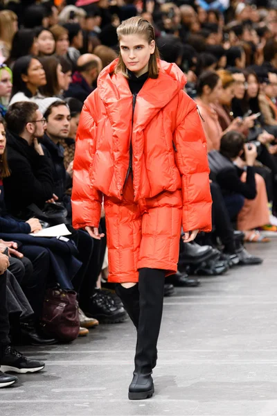 Look 25